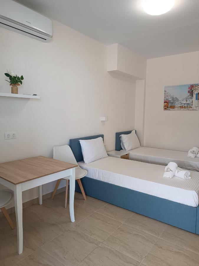 Navarino Luxe Suites With Sea View Peraia  Bagian luar foto