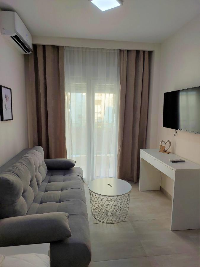 Navarino Luxe Suites With Sea View Peraia  Bagian luar foto