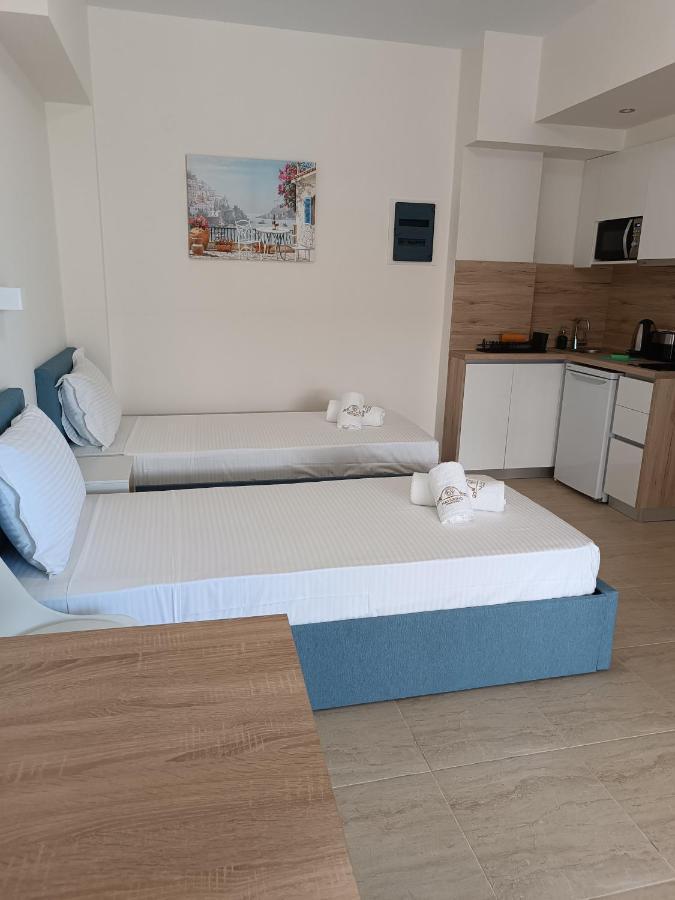 Navarino Luxe Suites With Sea View Peraia  Bagian luar foto